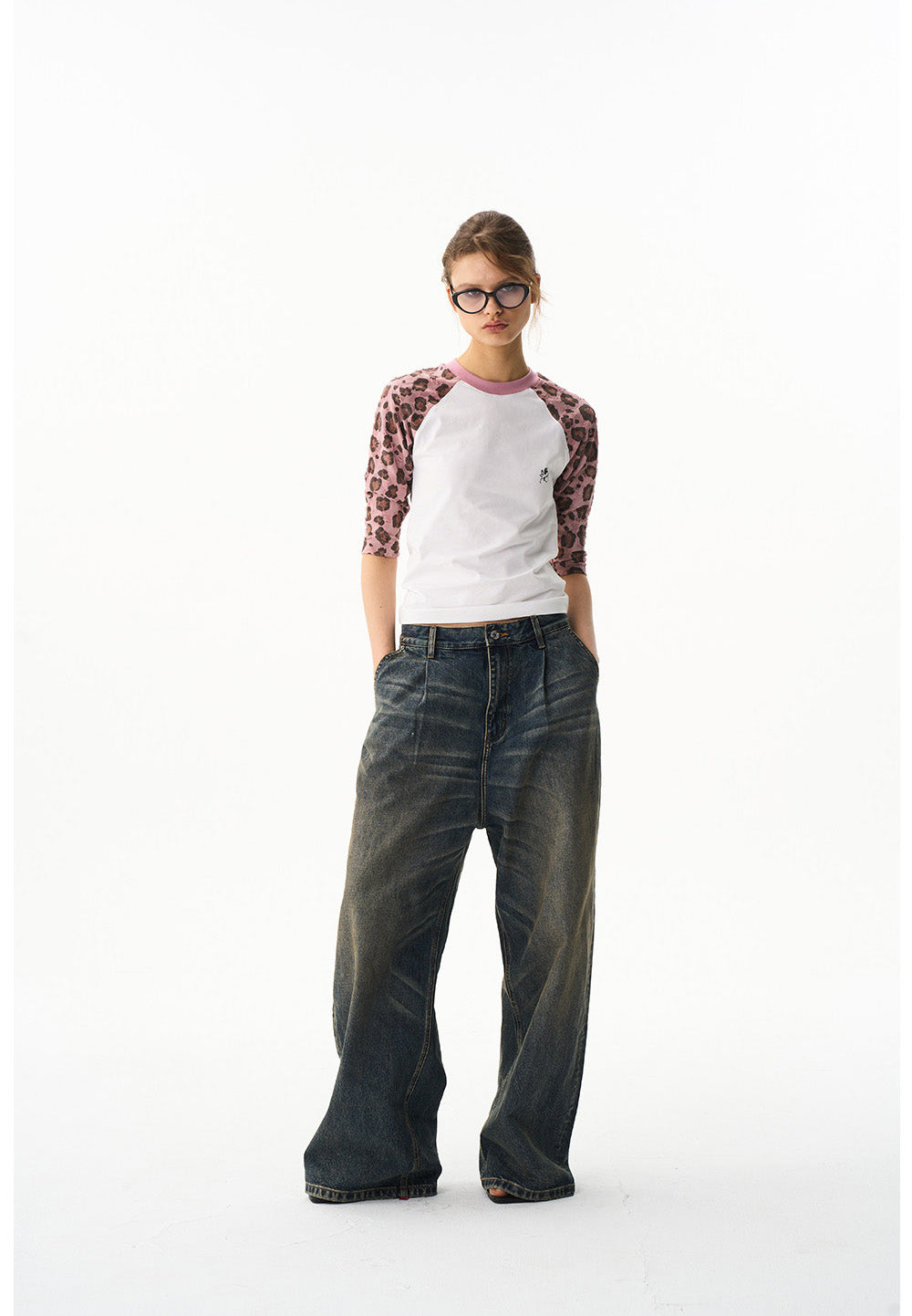 Wash-processed wide-leg jeans