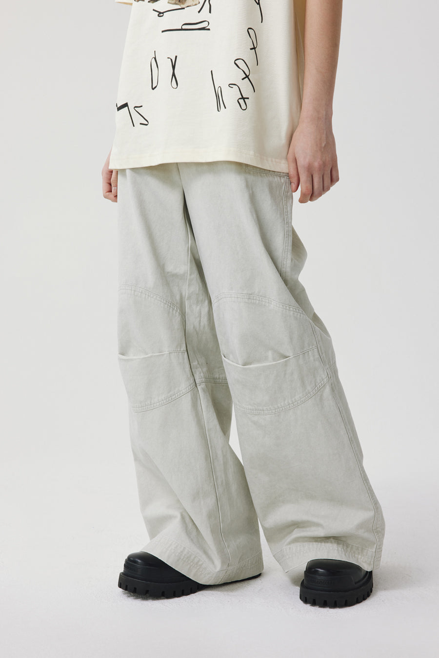 Frayed finish casual pants