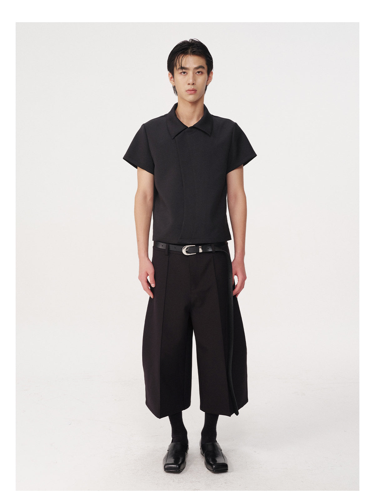 Side pleated cropped pants