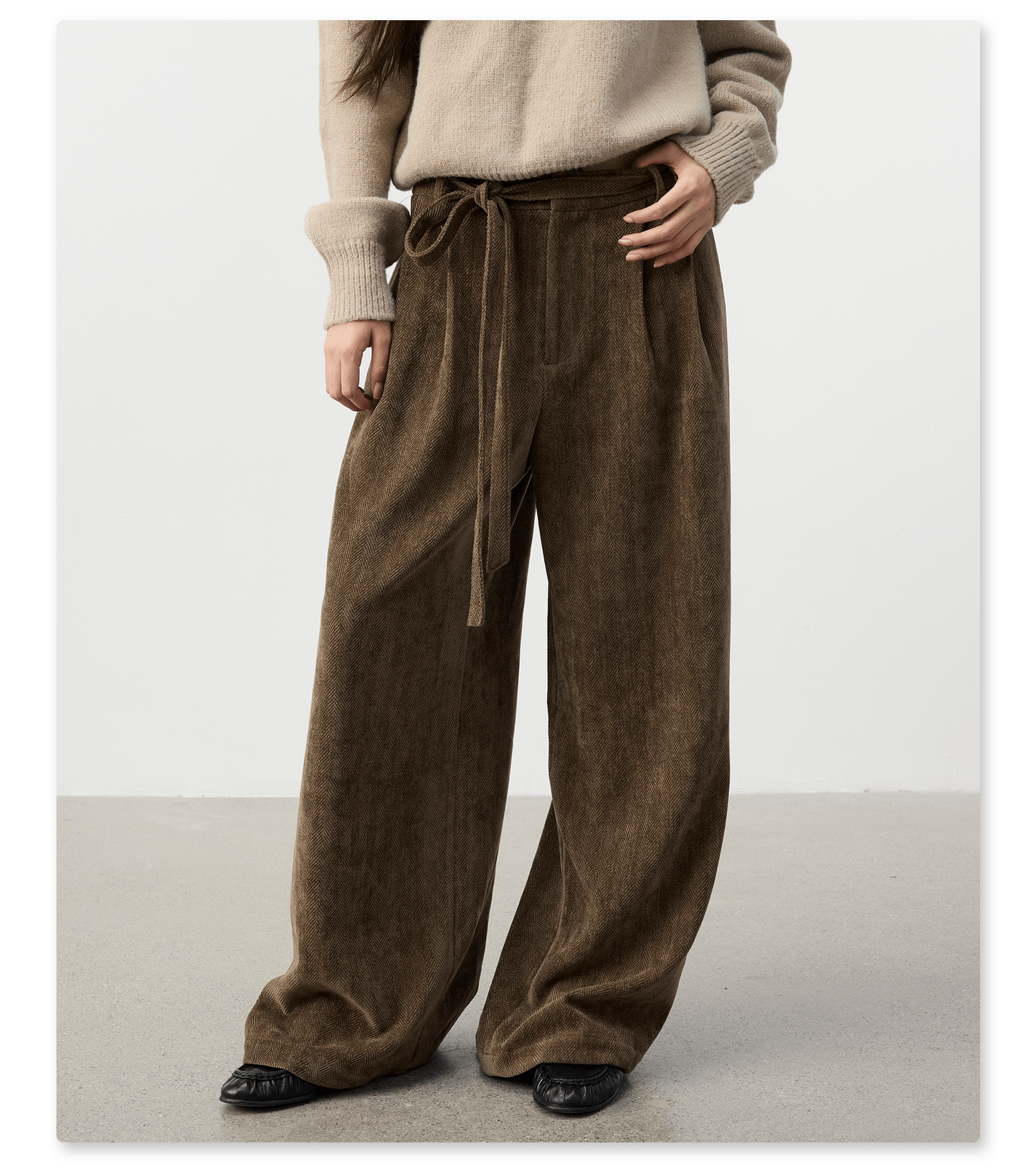 Double-pleated Casual Pants with Belt