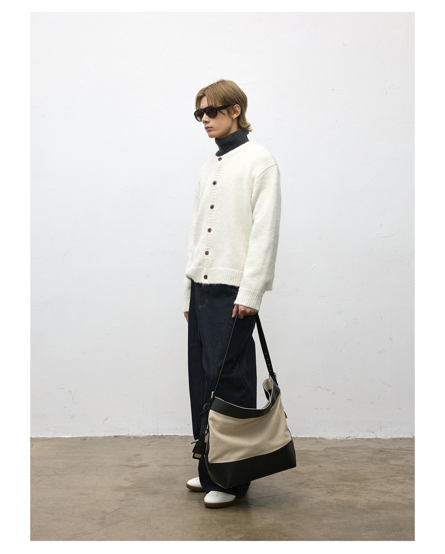 Loose-Fit Crew Neck Cardigan