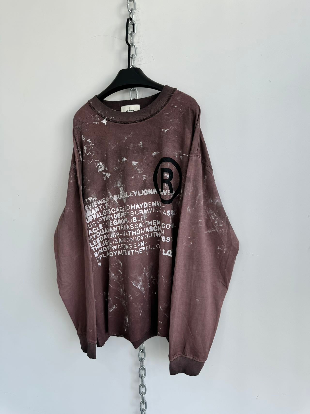 Washed and Damaged Round Neck Sweatshirt