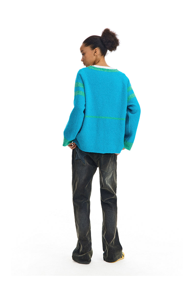 Lightweight V-neck knit