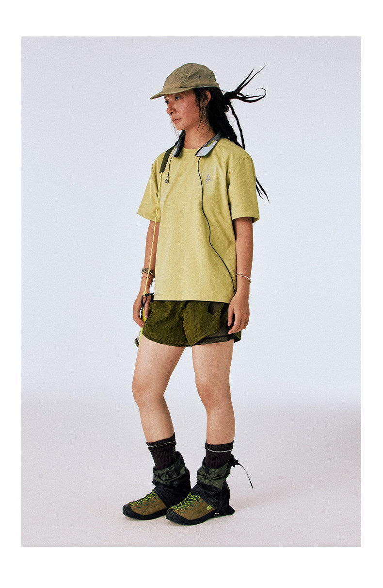 Moisture-wicking, quick-drying T-shirt