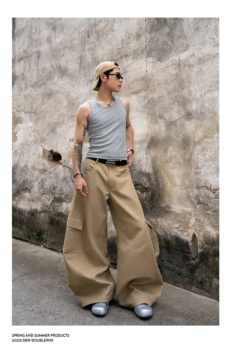 Casual pants with large pockets