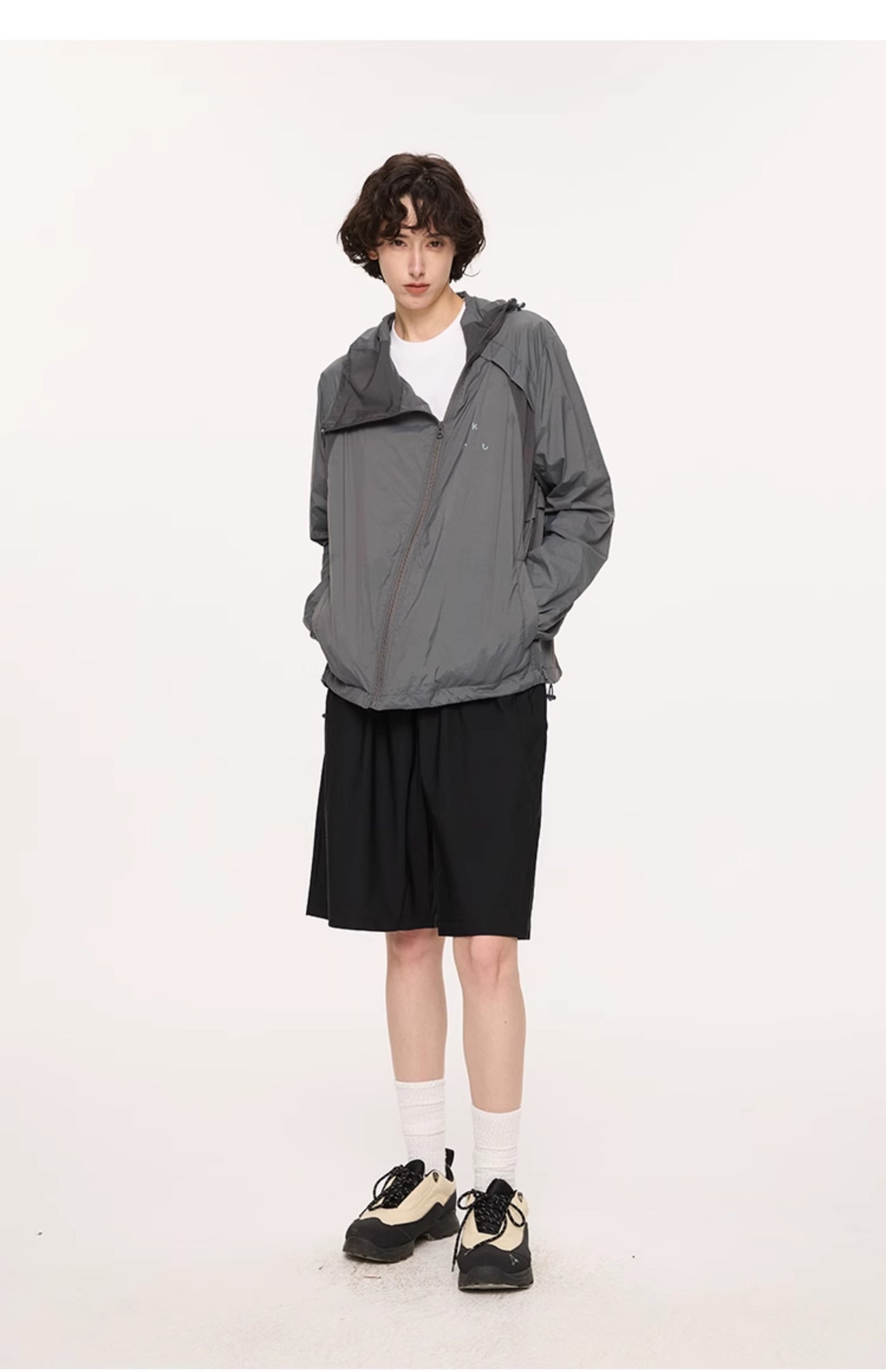 Breathable straight shoulder jacket