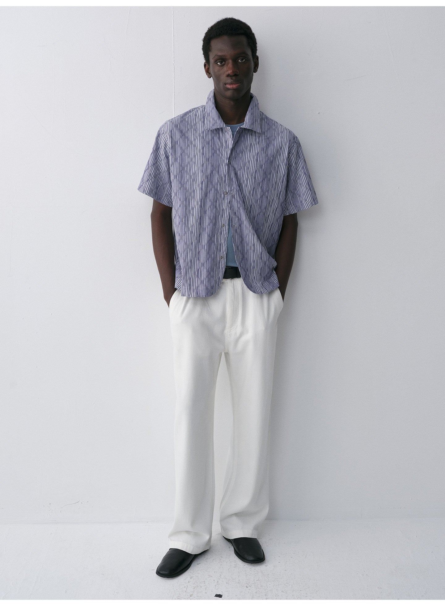 Pleated short-lapel shirt