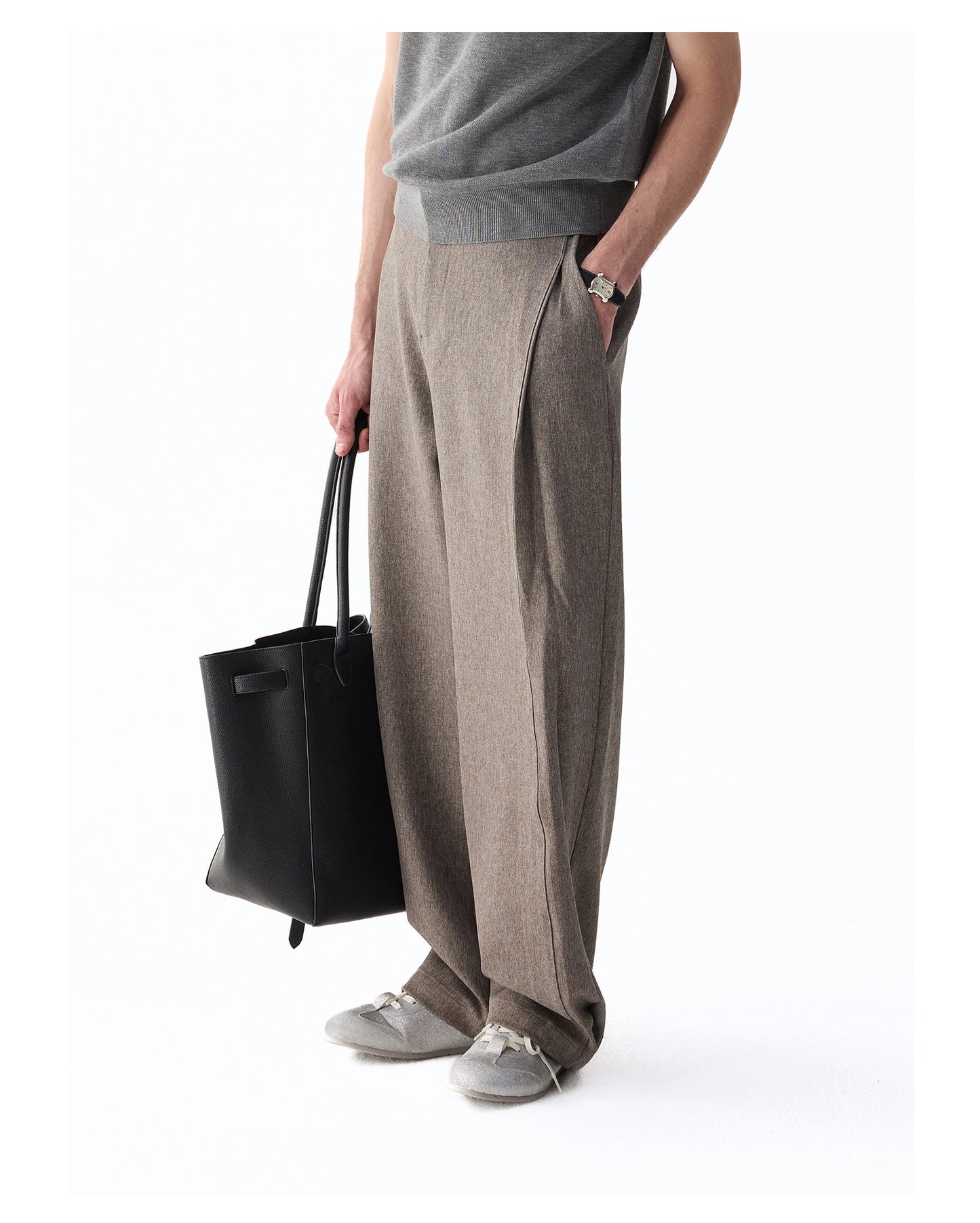 Side-Seam Casual Pants with a 3D Silhouette