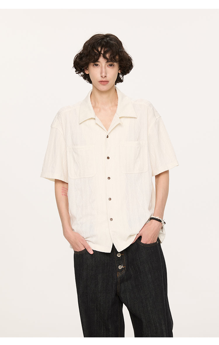 Wooden button lapel shirt