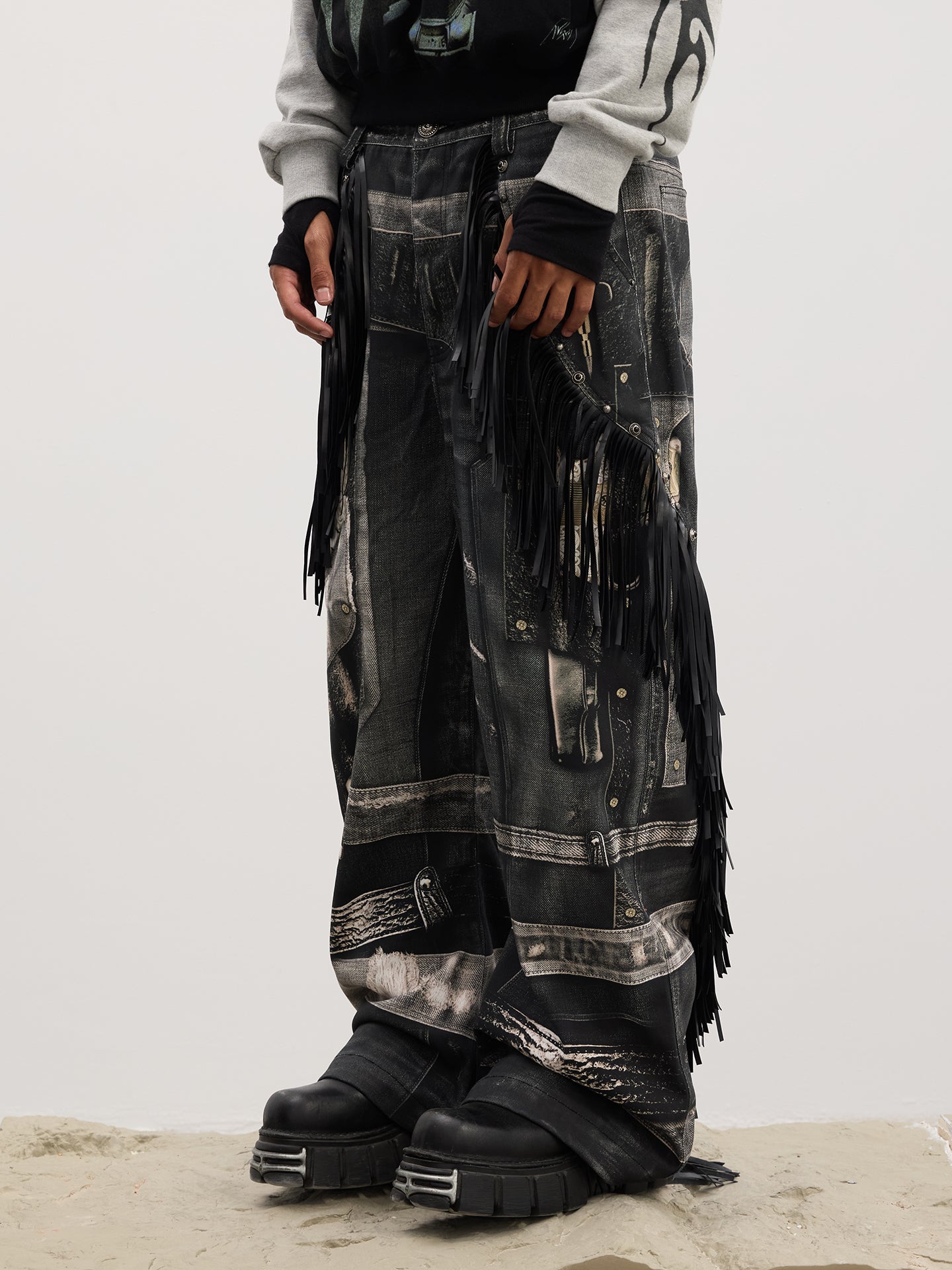 Double Gun Print Jeans