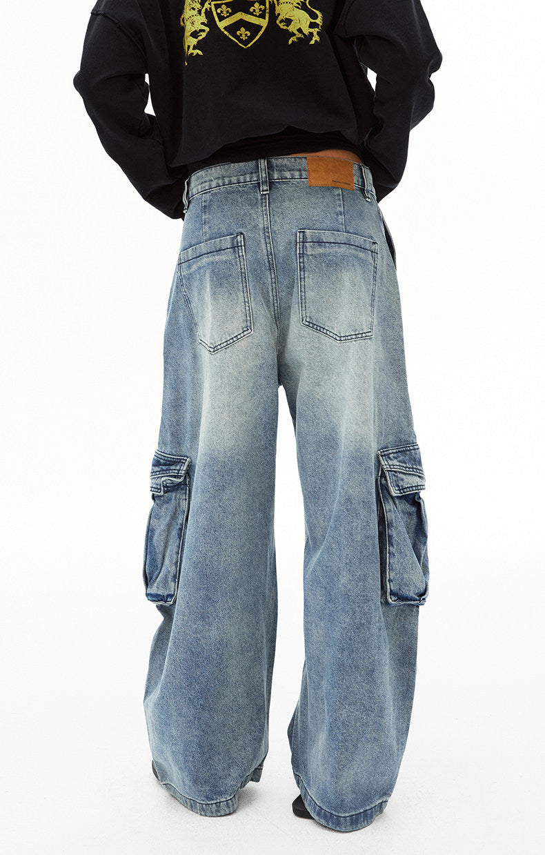 Large-Pocket Washed Jeans