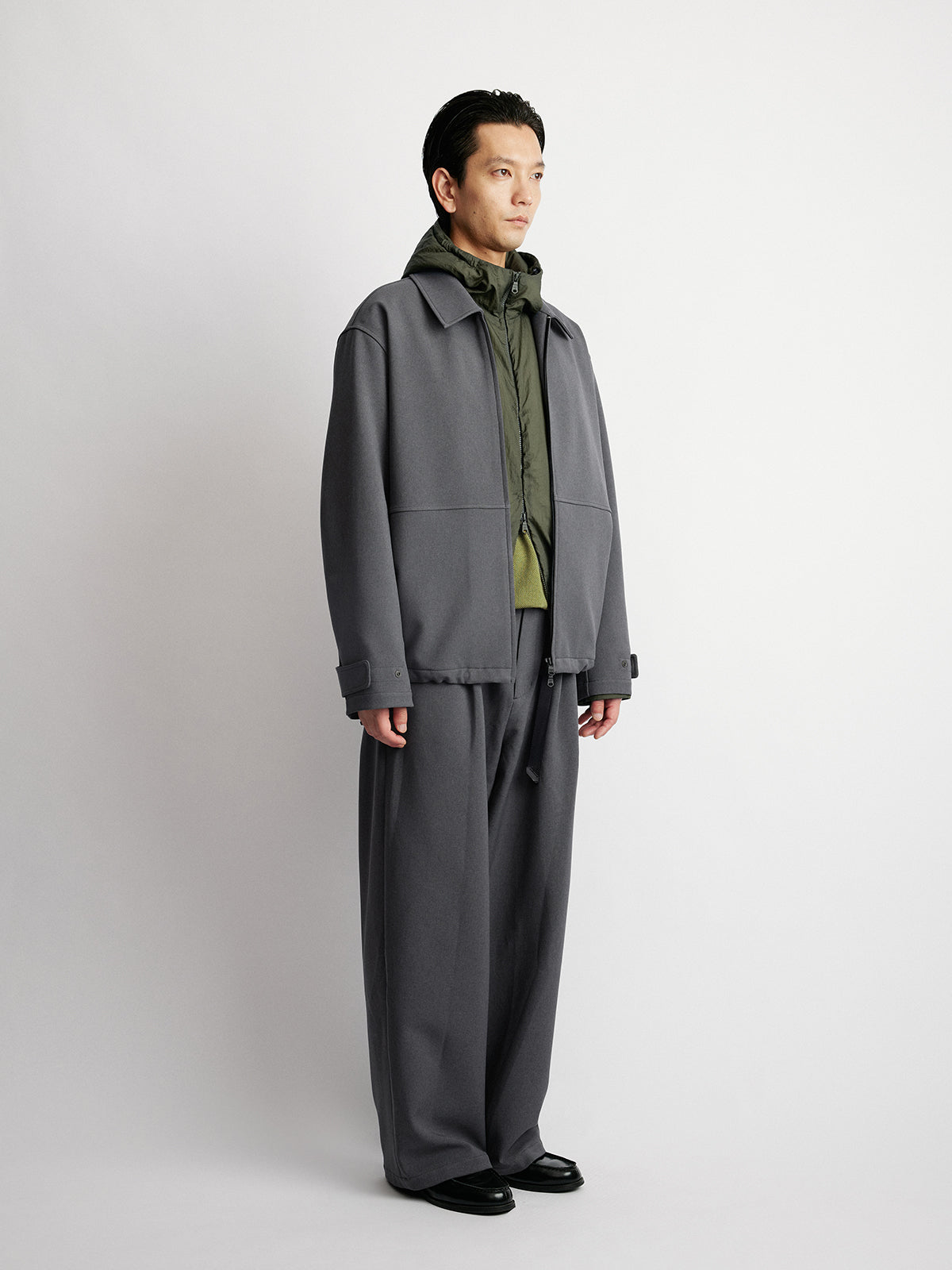 Short Wide Zipper Jacket