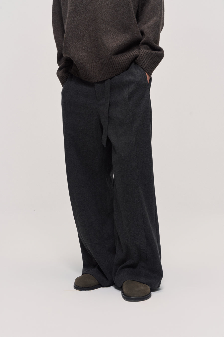 Center seam casual pants