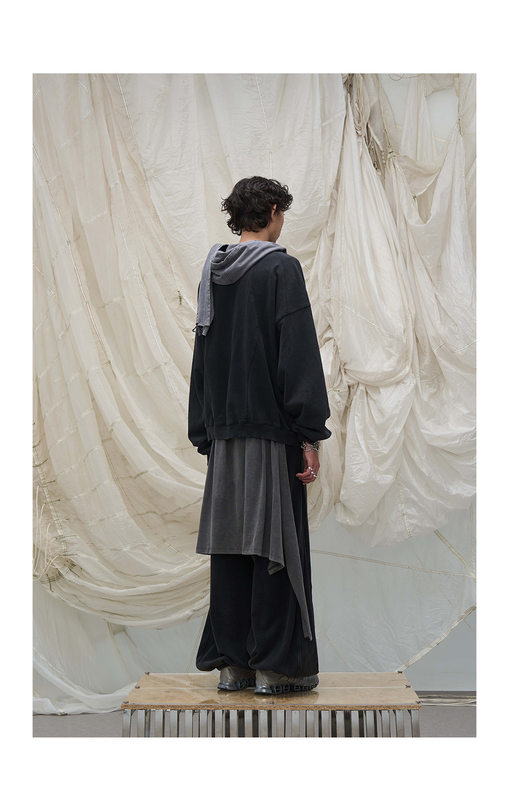 Removable T-shirt and sweatpants