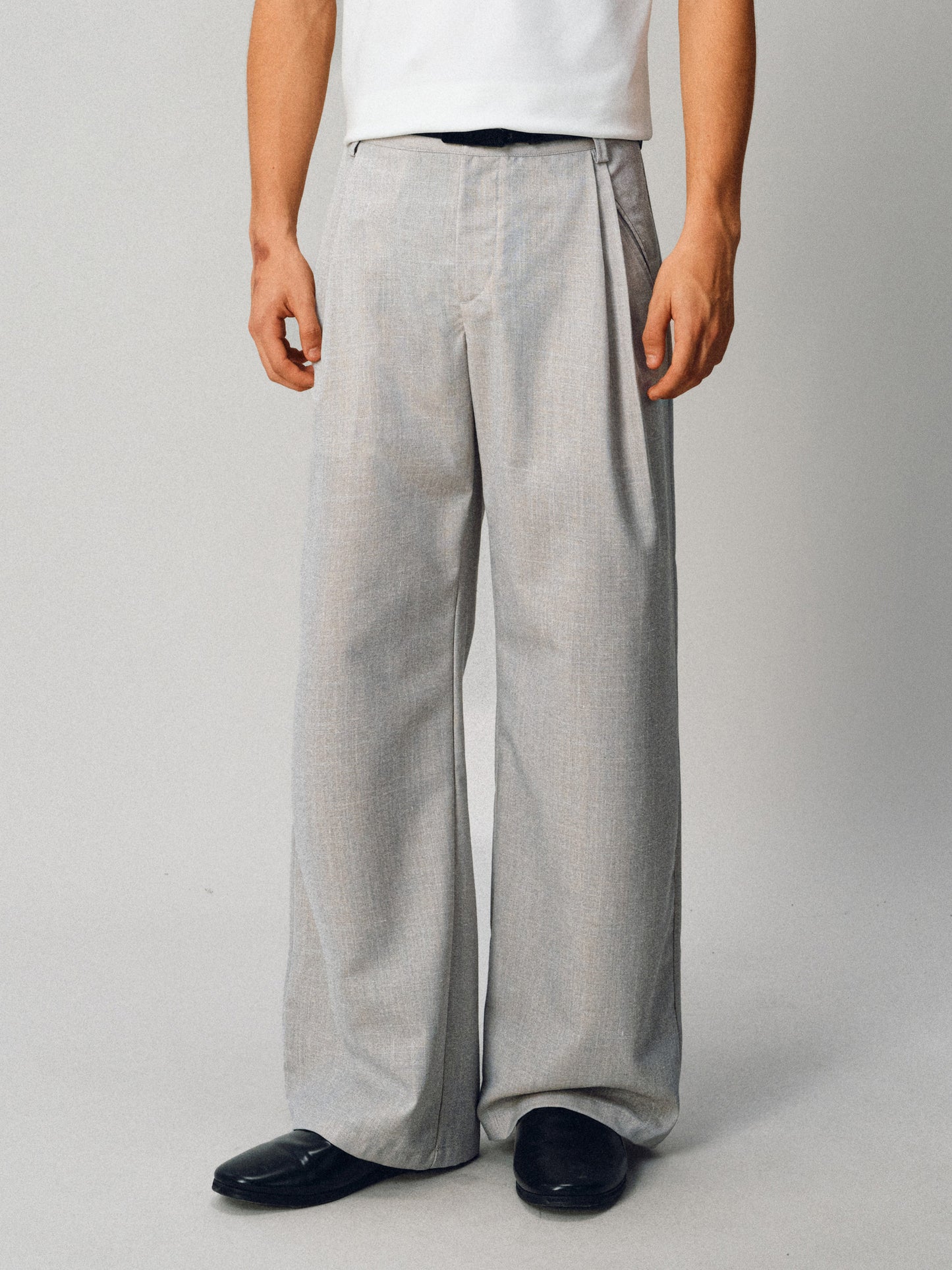 Relaxed Fit Double-Pleated Casual Pants
