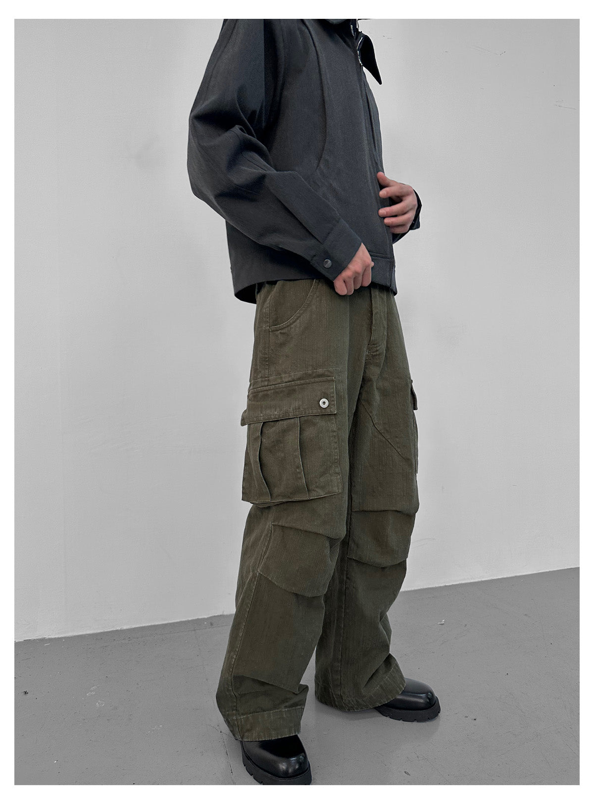 Double-pleated design casual pants