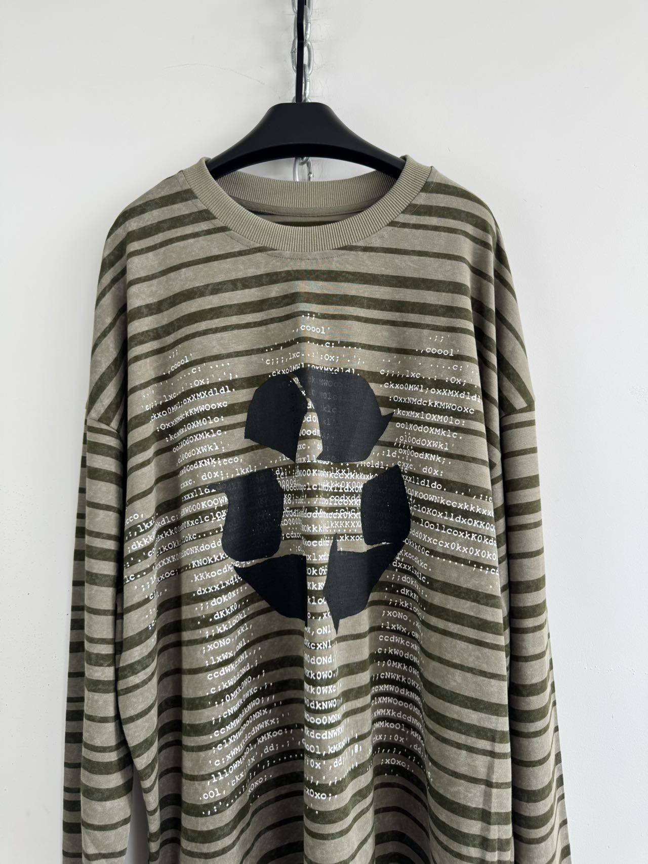 Lightweight Loose-Fit T-Shirt