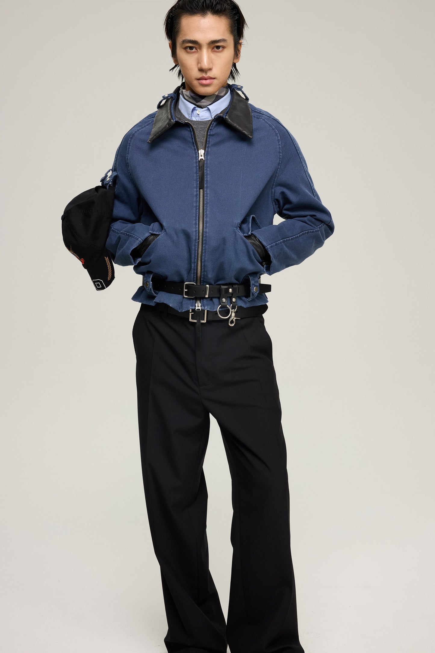 Jacket with a detachable leather collar