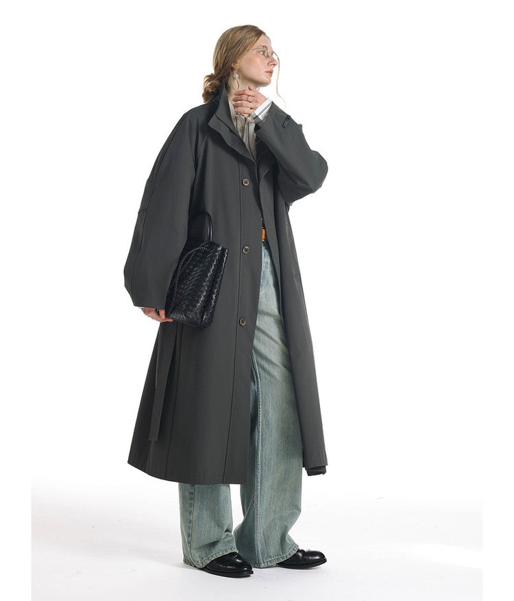 Low-style trench coat