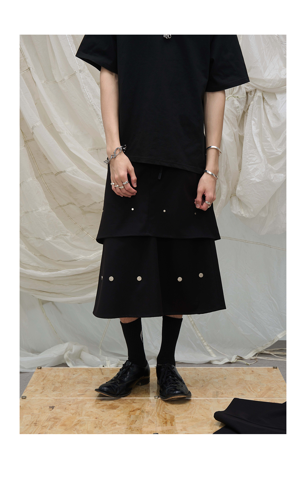 Detachable long skirt with buttons