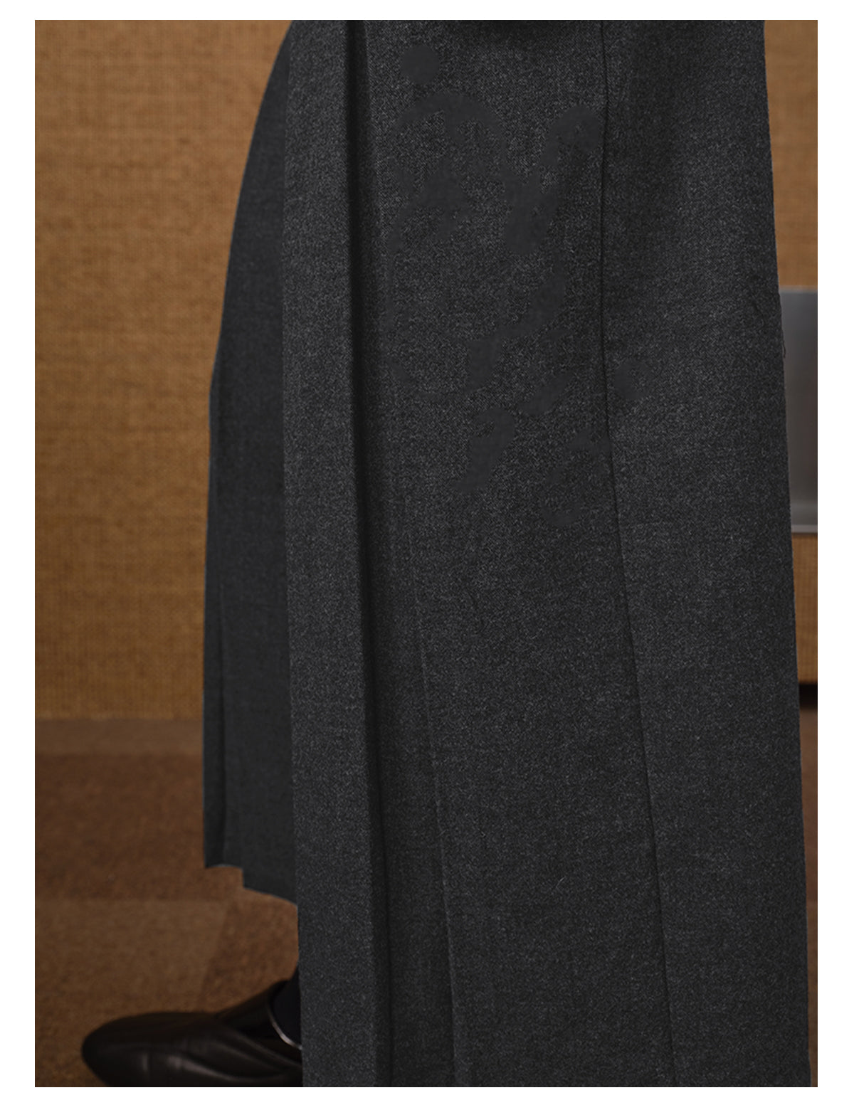 Pleated cropped pants