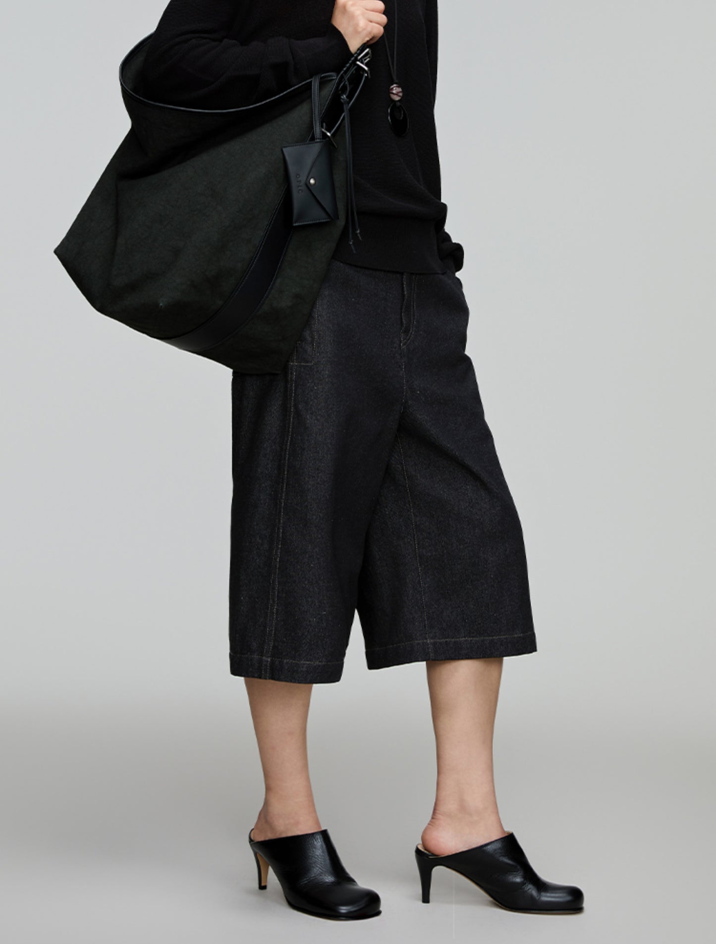 A-line loose denim shorts