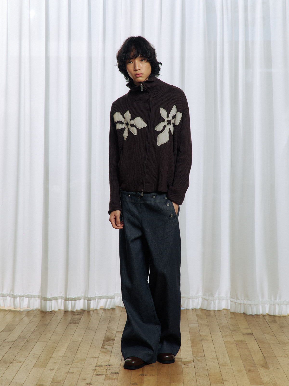 Embroidered Diagonal Zipper Cardigan