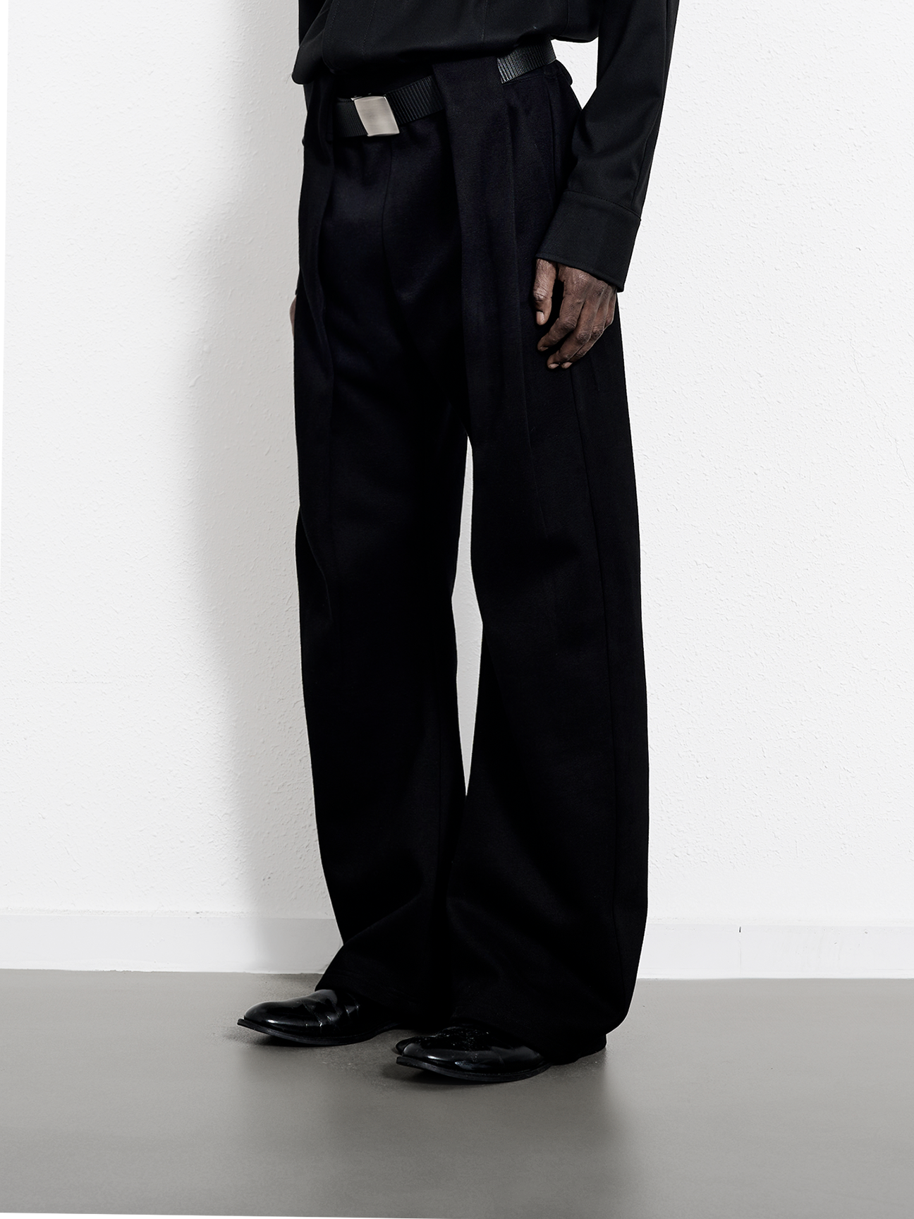 Box pleated sweatpants