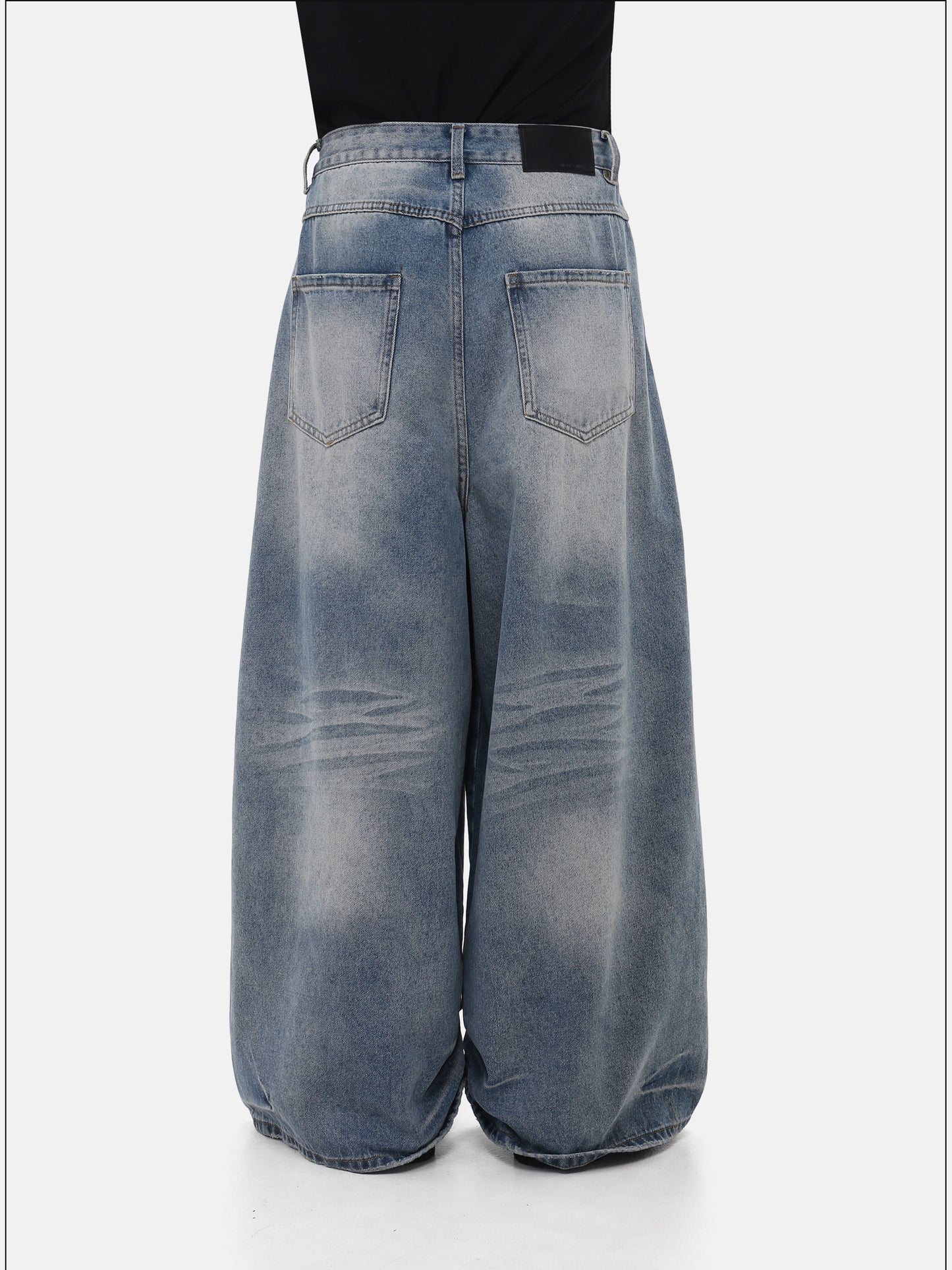 Retro Distressed Jeans