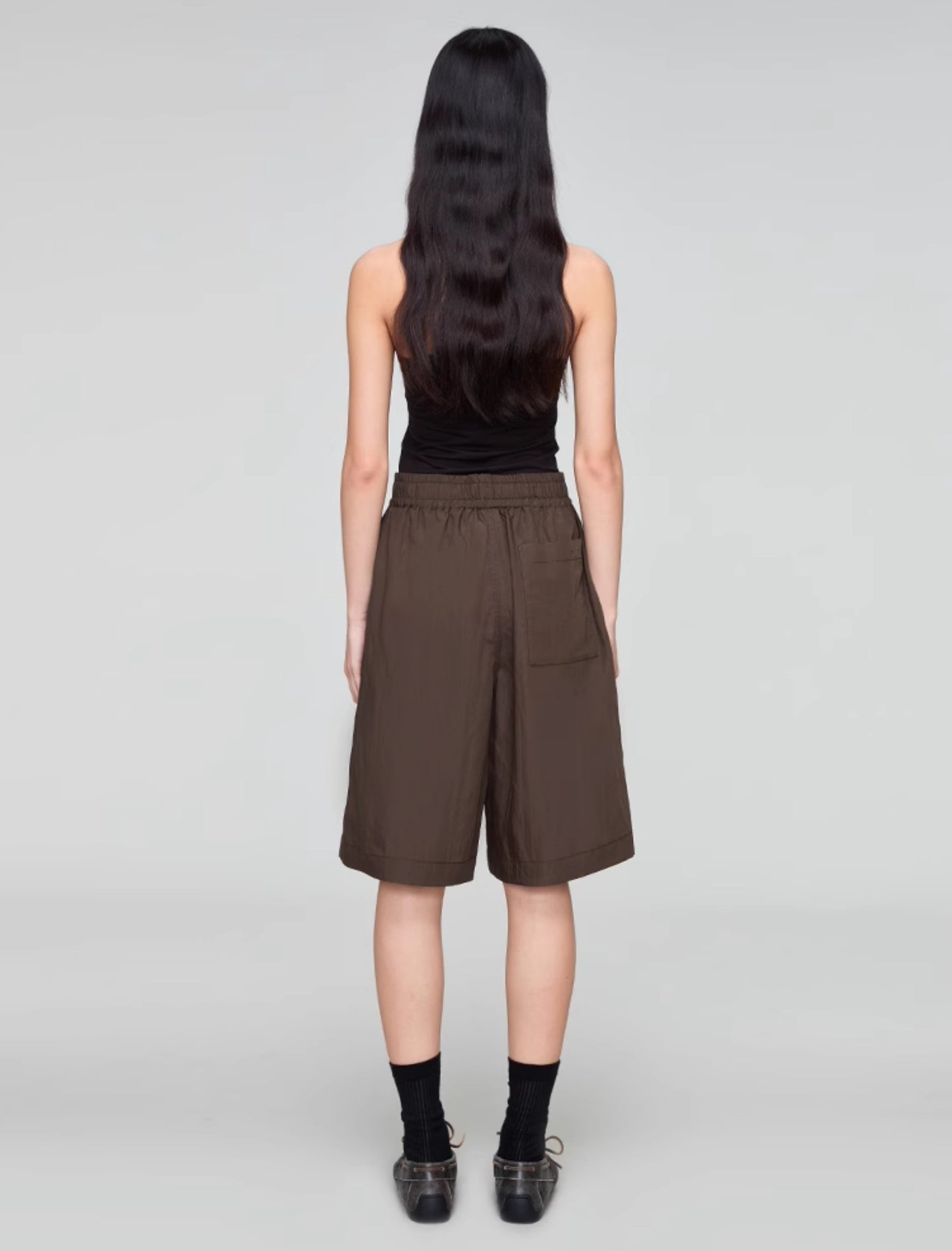 Elastic waist casual shorts