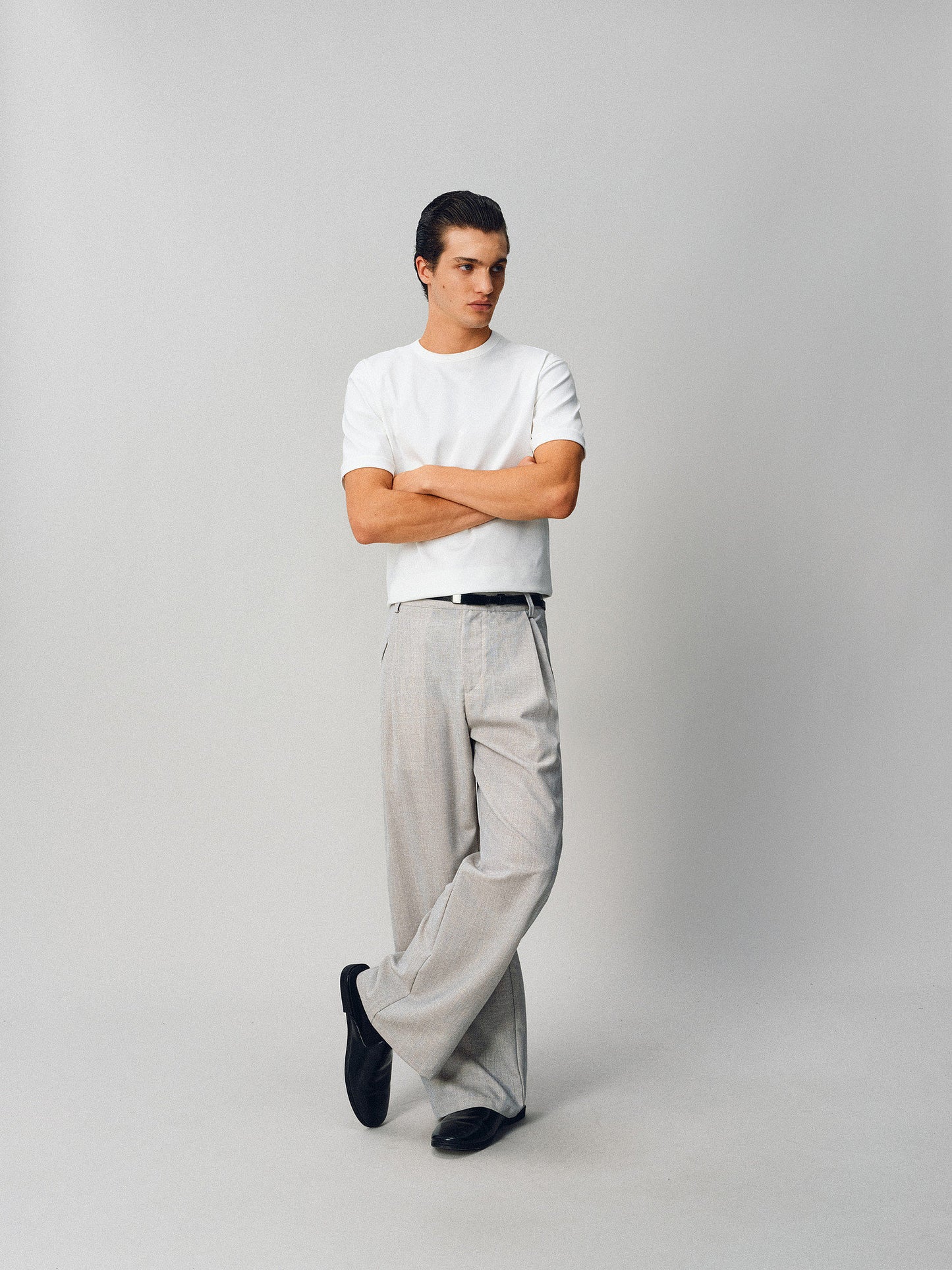 Relaxed Fit Double-Pleated Casual Pants