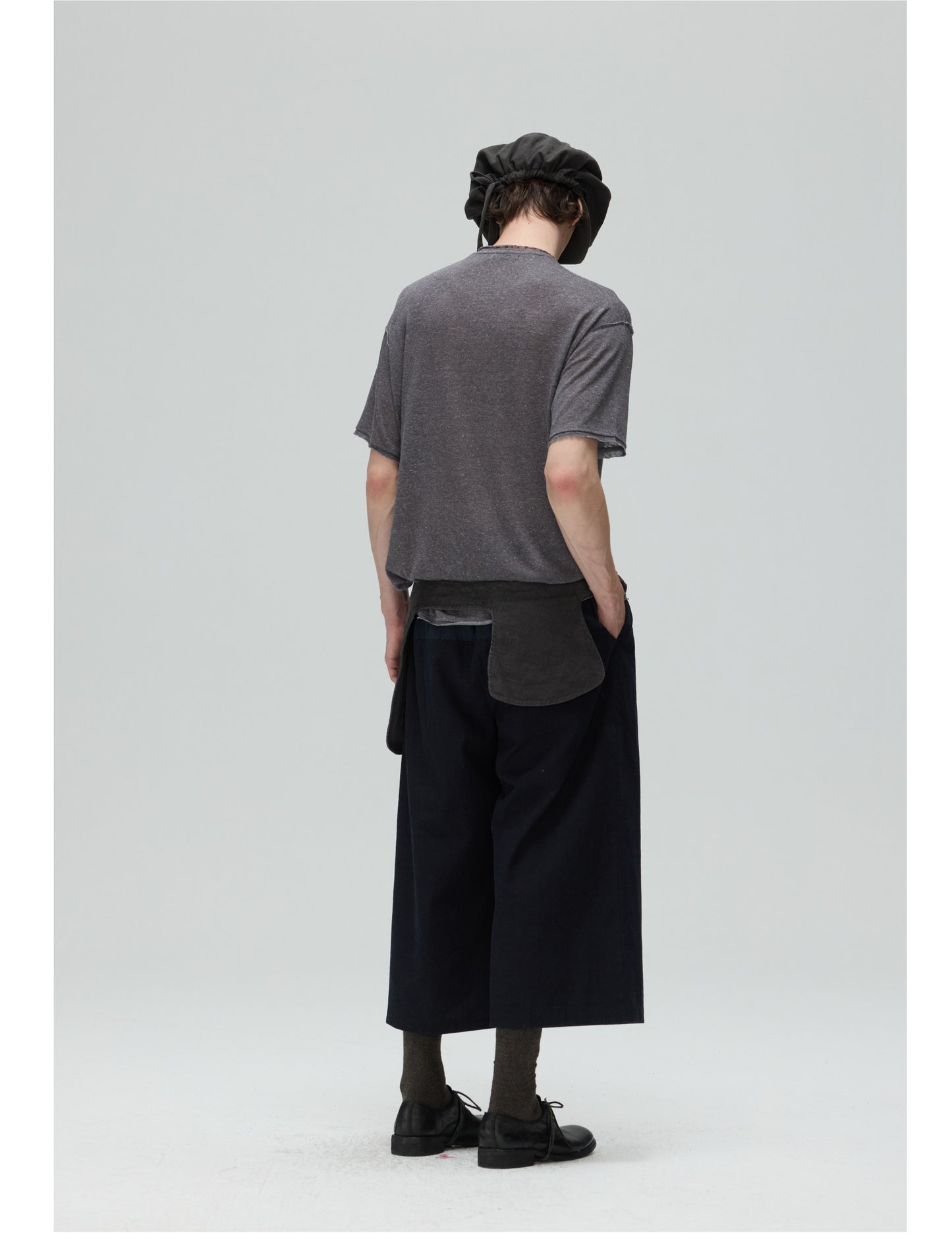 Basic T-shirt with raw edges T-shirt