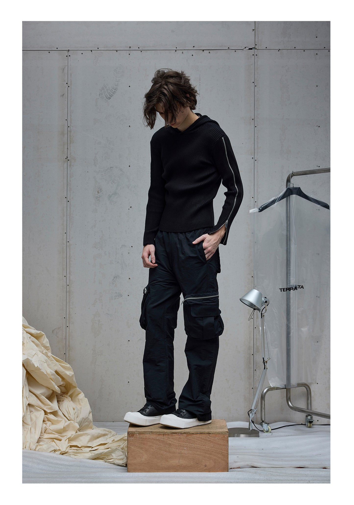 Three-dimensional pocket zipper straight pants