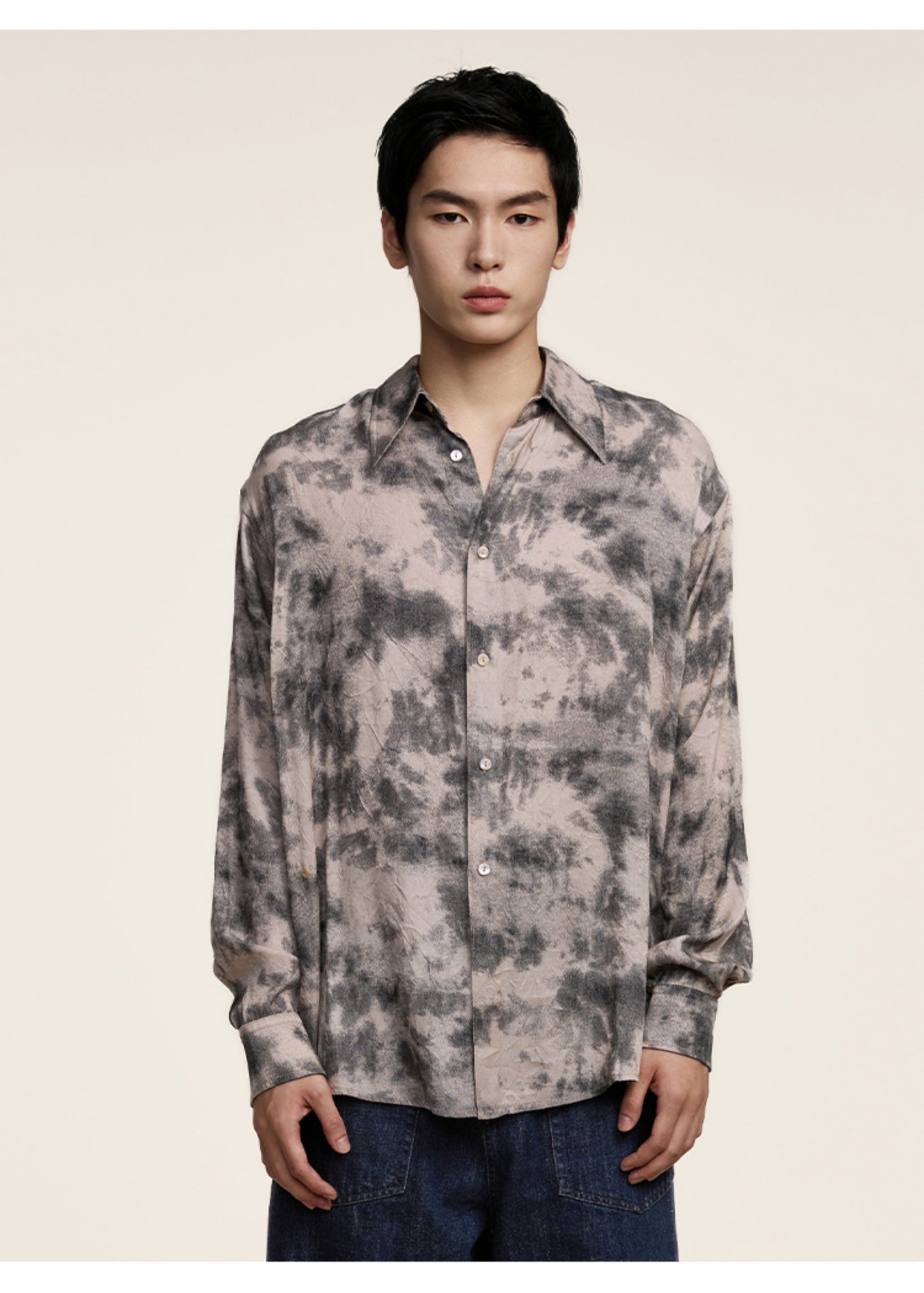 Retro pleated all-over print shirt