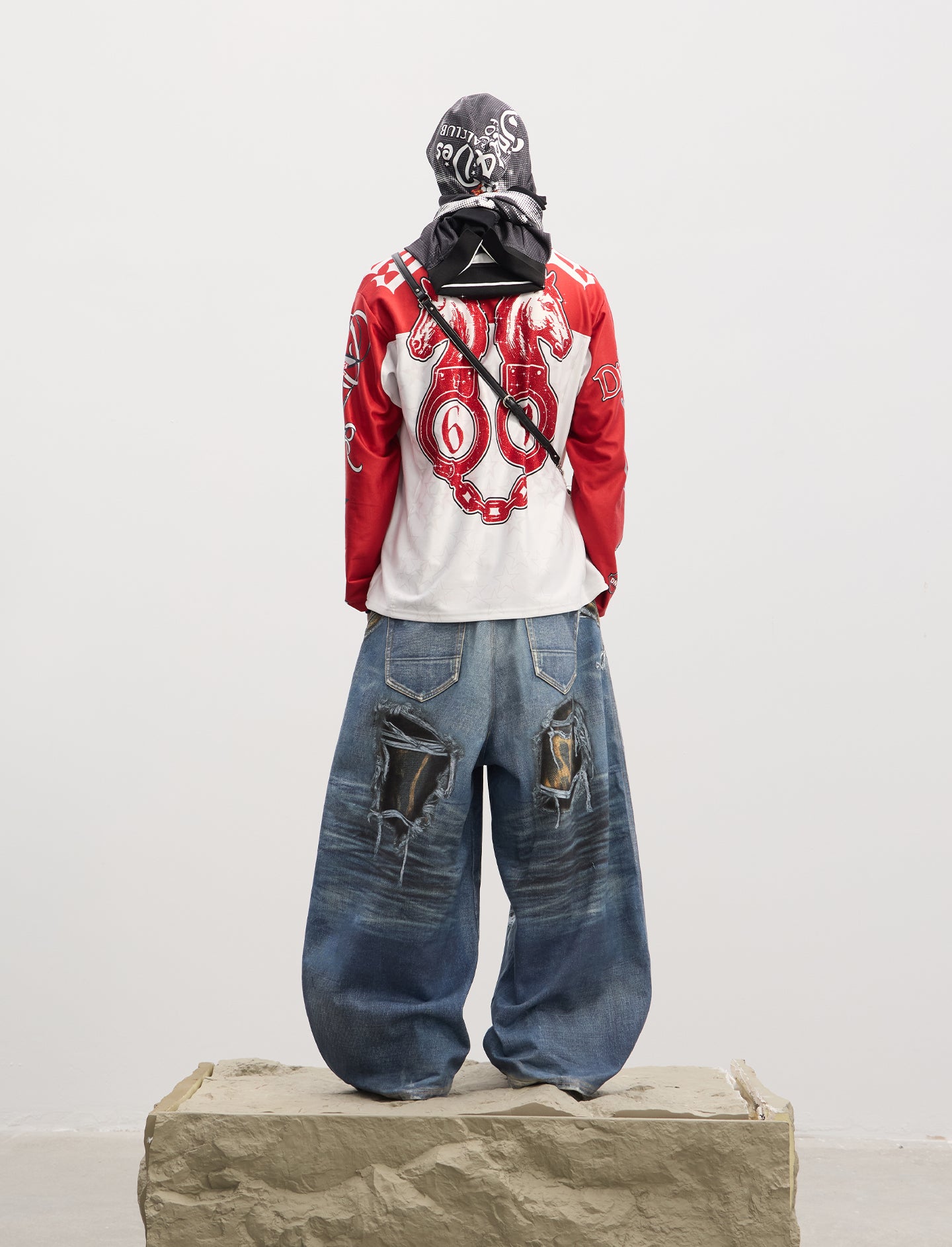 Wash-processed baggy jeans