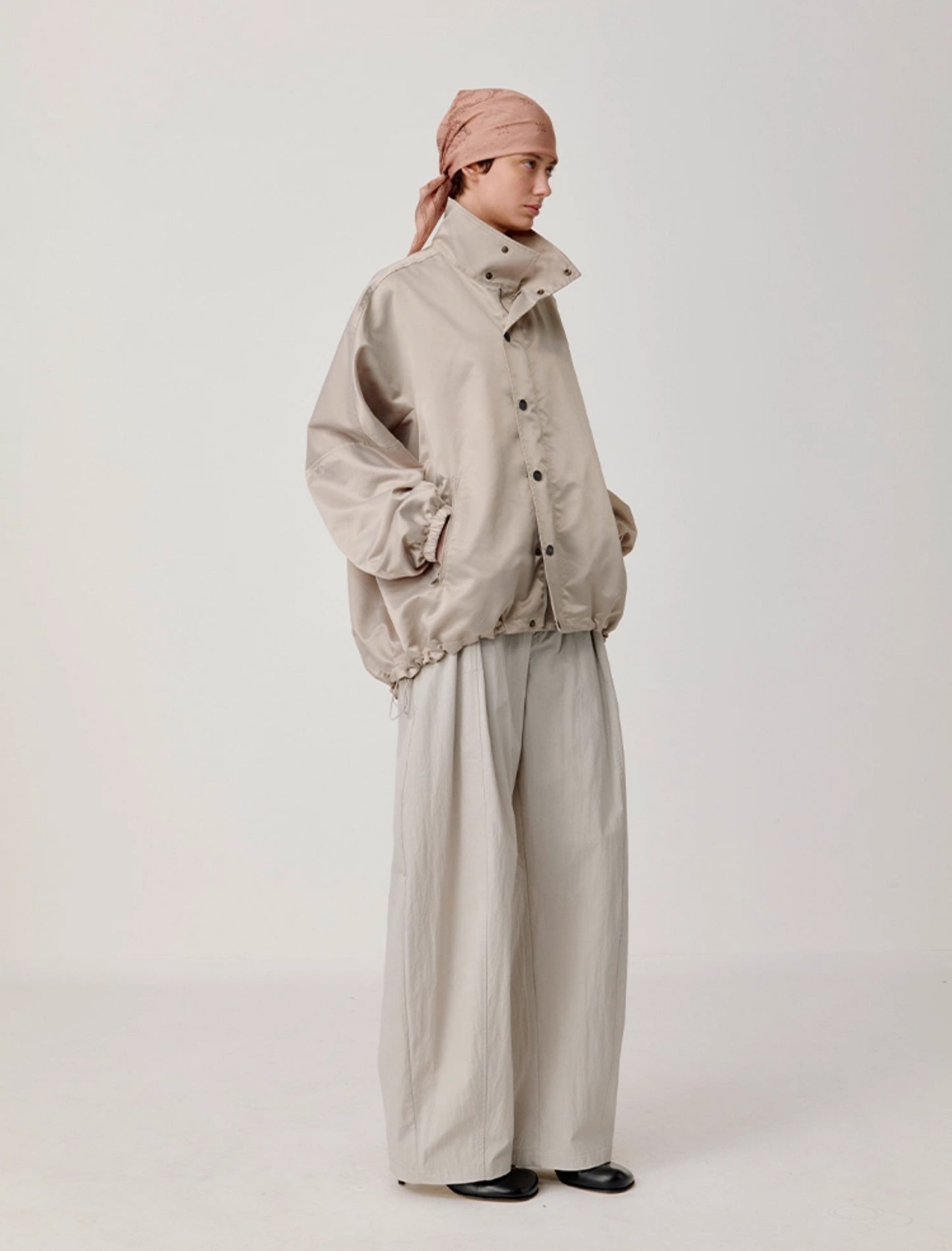 Casual pants with elastic waistband