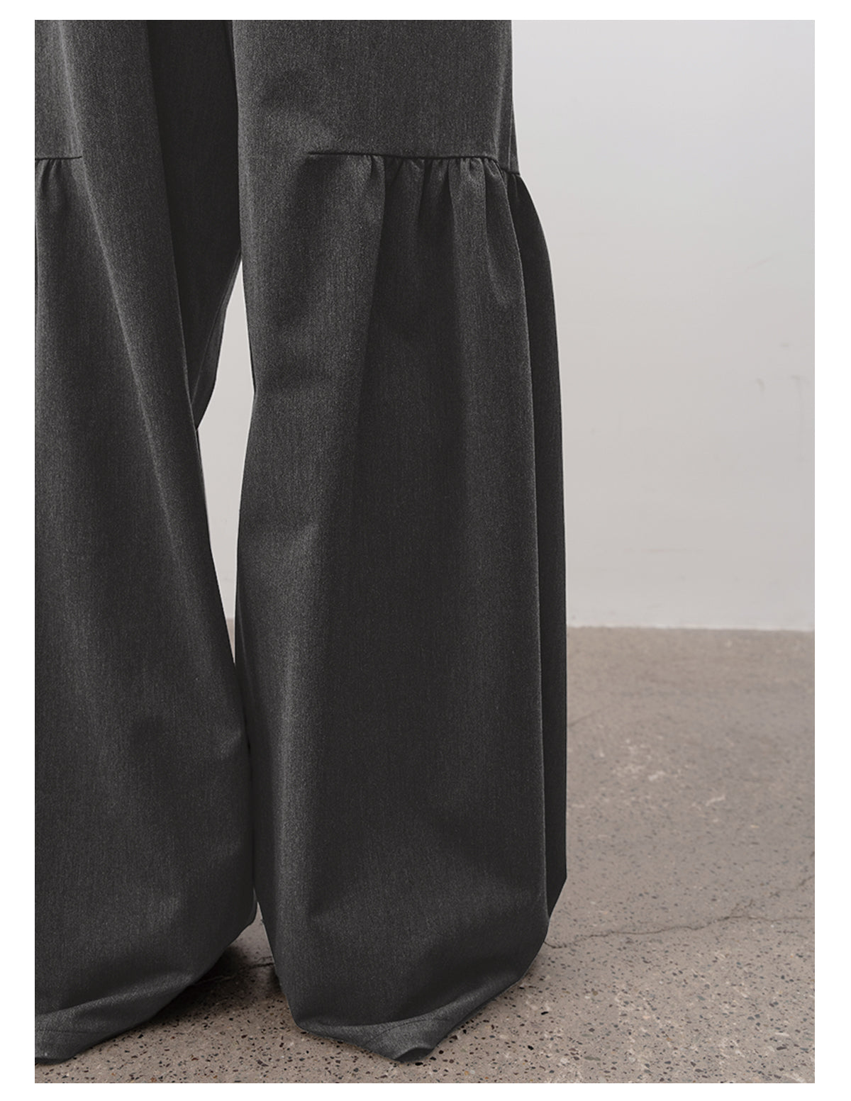 Casual pants with side pleats