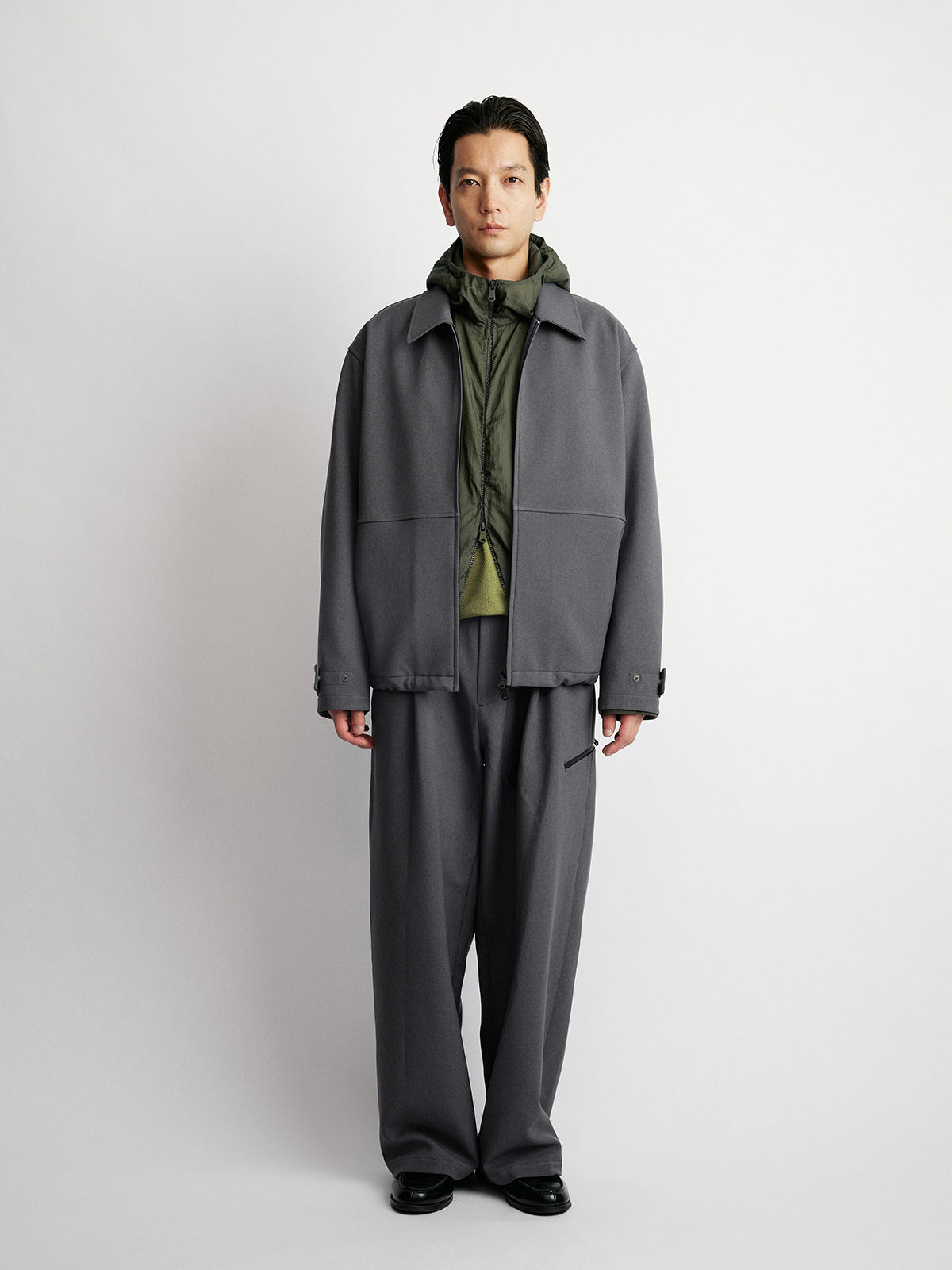 Short Wide Zipper Jacket