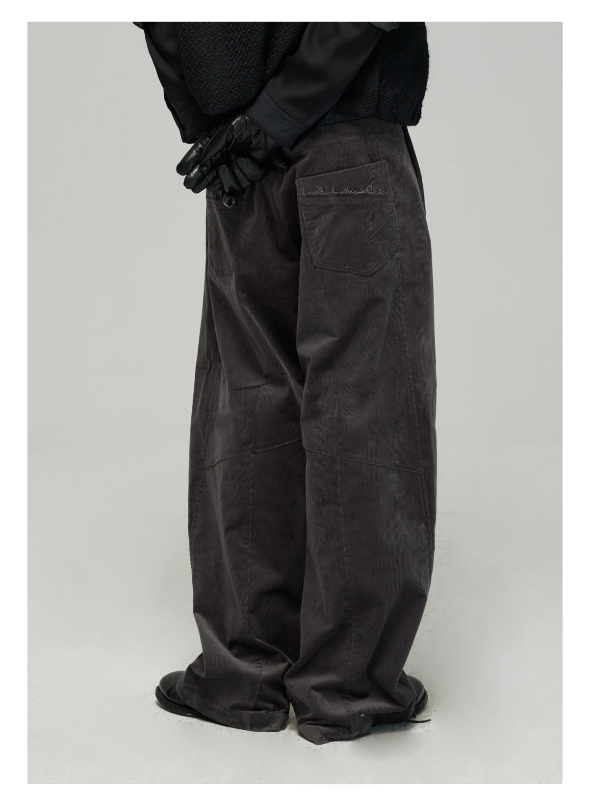 Multi-pleated corduroy casual pants