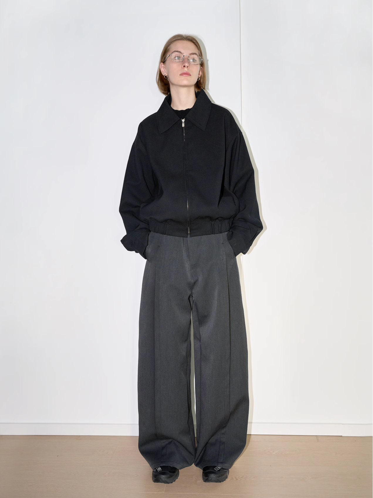 Three-dimensional pleated silhouette wide casual pants