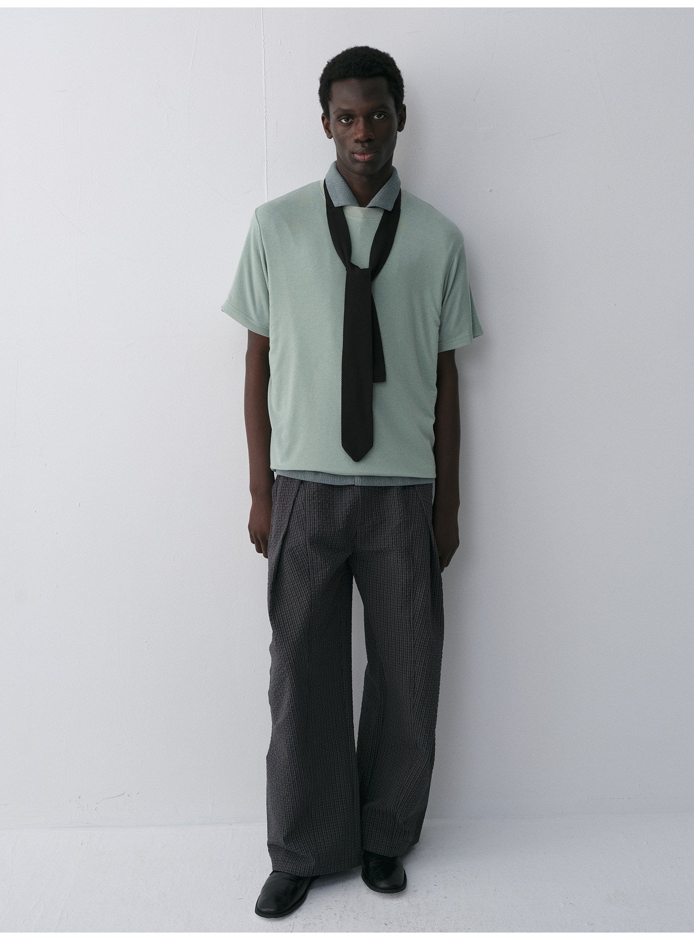 Curved Silhouette Casual Pants with Elastic Waistband