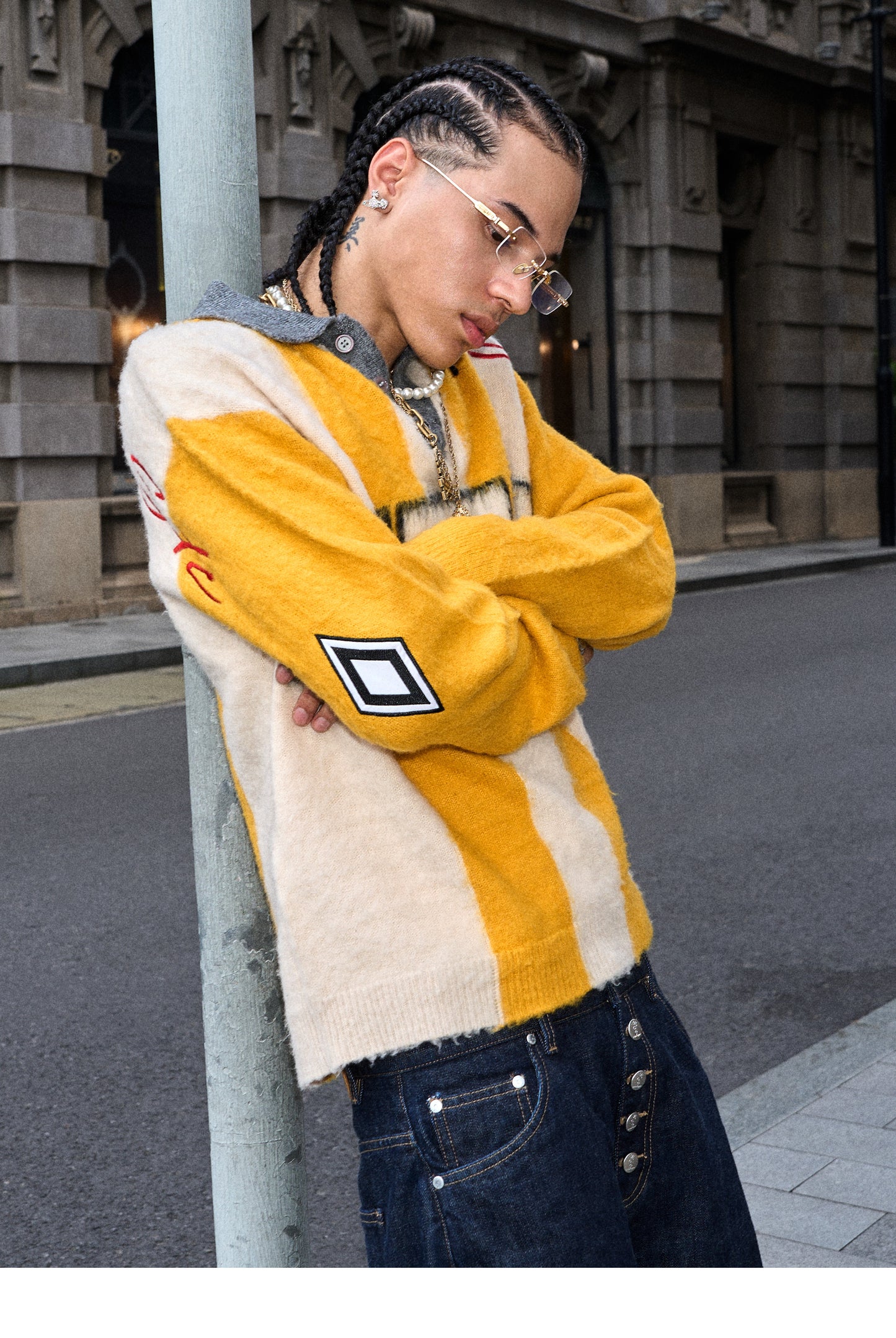 Jacquard embroidery knit