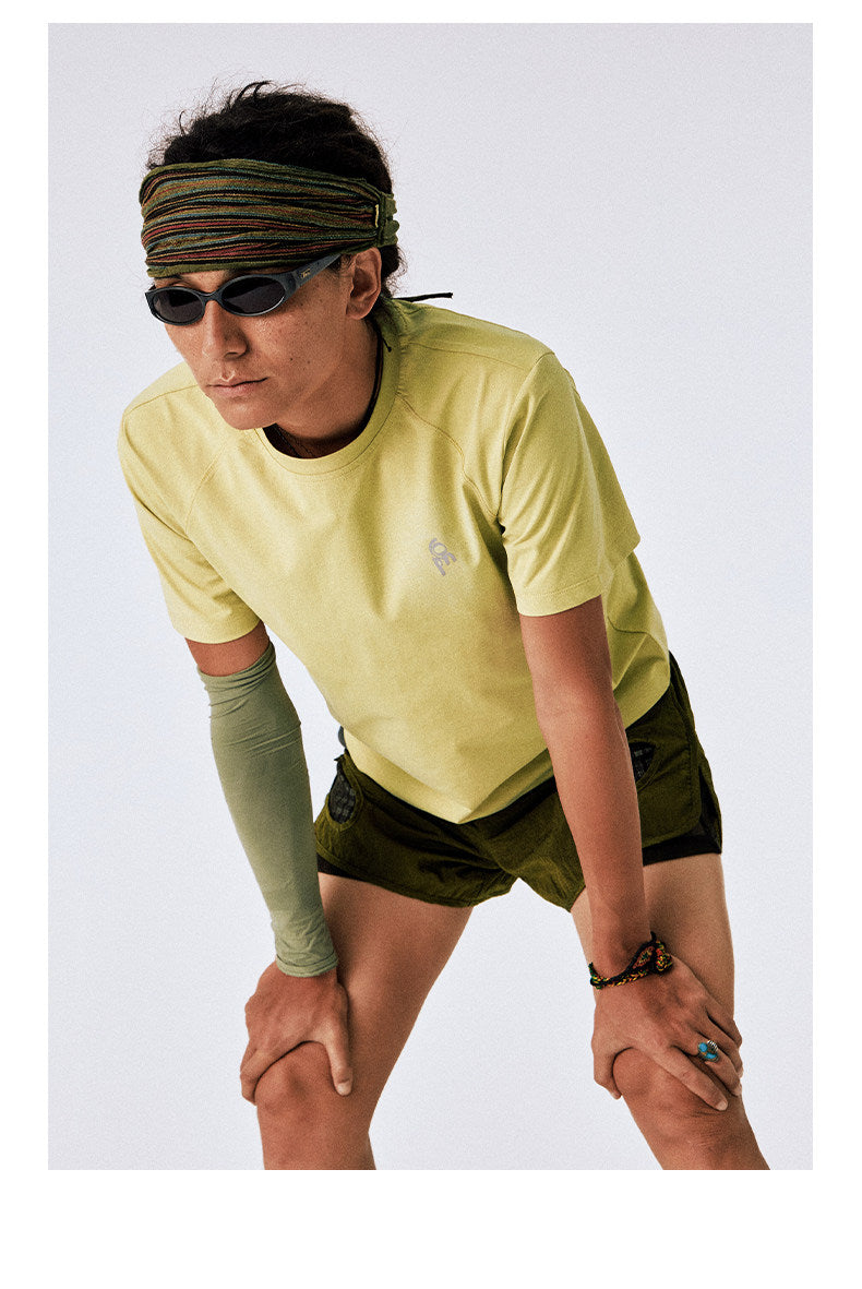 Moisture-wicking, quick-drying T-shirt