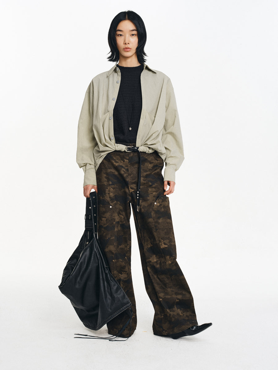 Smooth feel pleated shirt