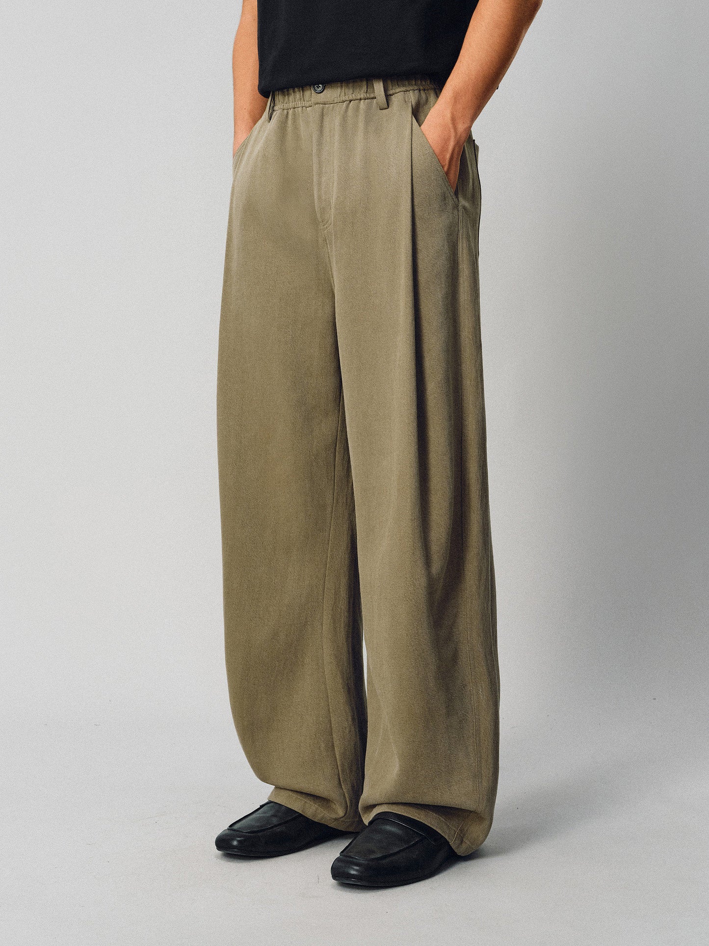Casual Pants with Side Pleats and Elastic Waistband