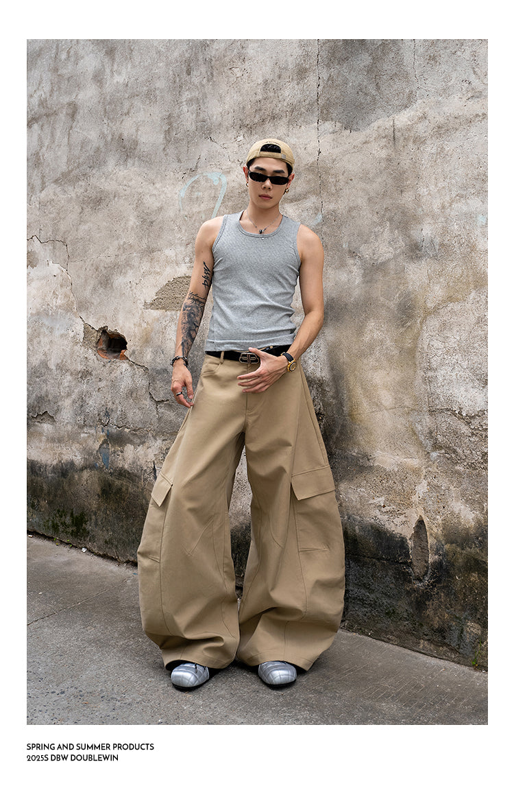 Casual pants with large pockets