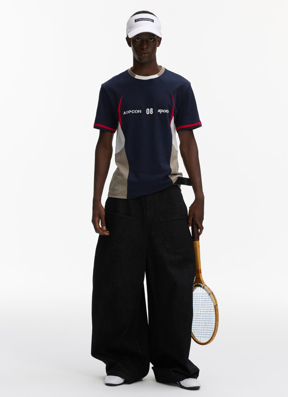 Contrast color raglan sleeve T-shirt