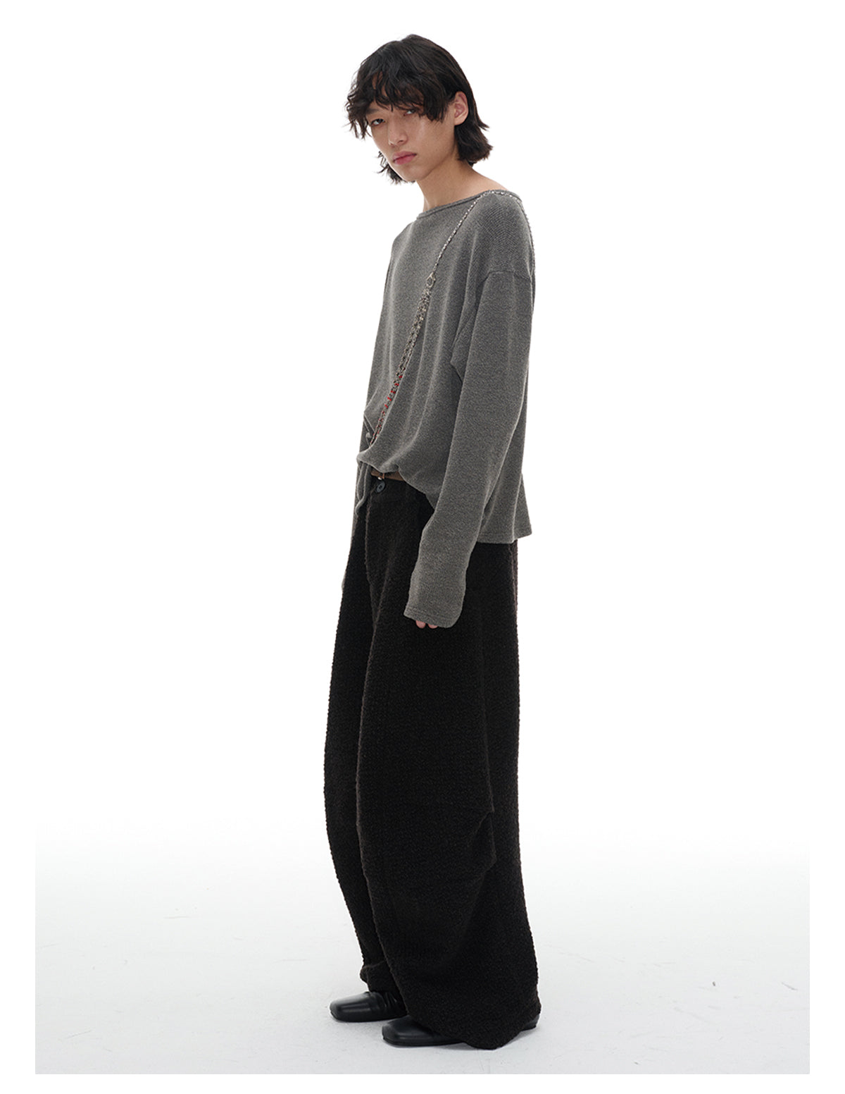 Three-dimensional cut scimitar pants