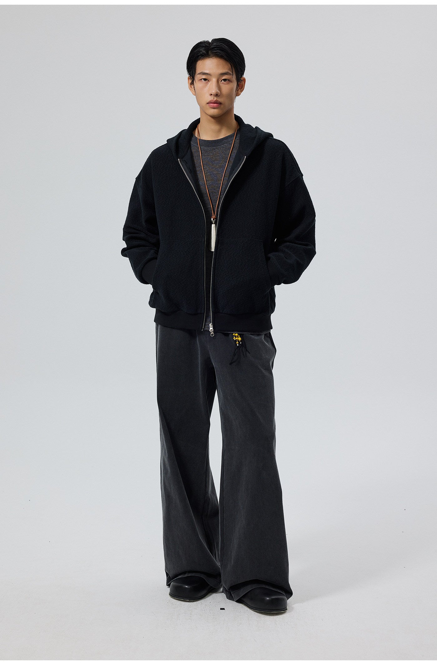 Matte-washed finish Stretch waistband Casual pants