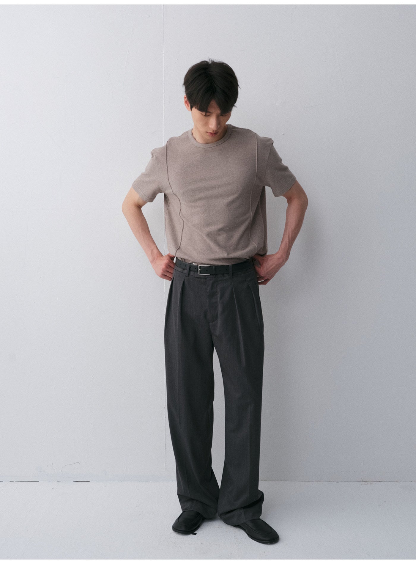 피티드 라운드넥 티셔츠